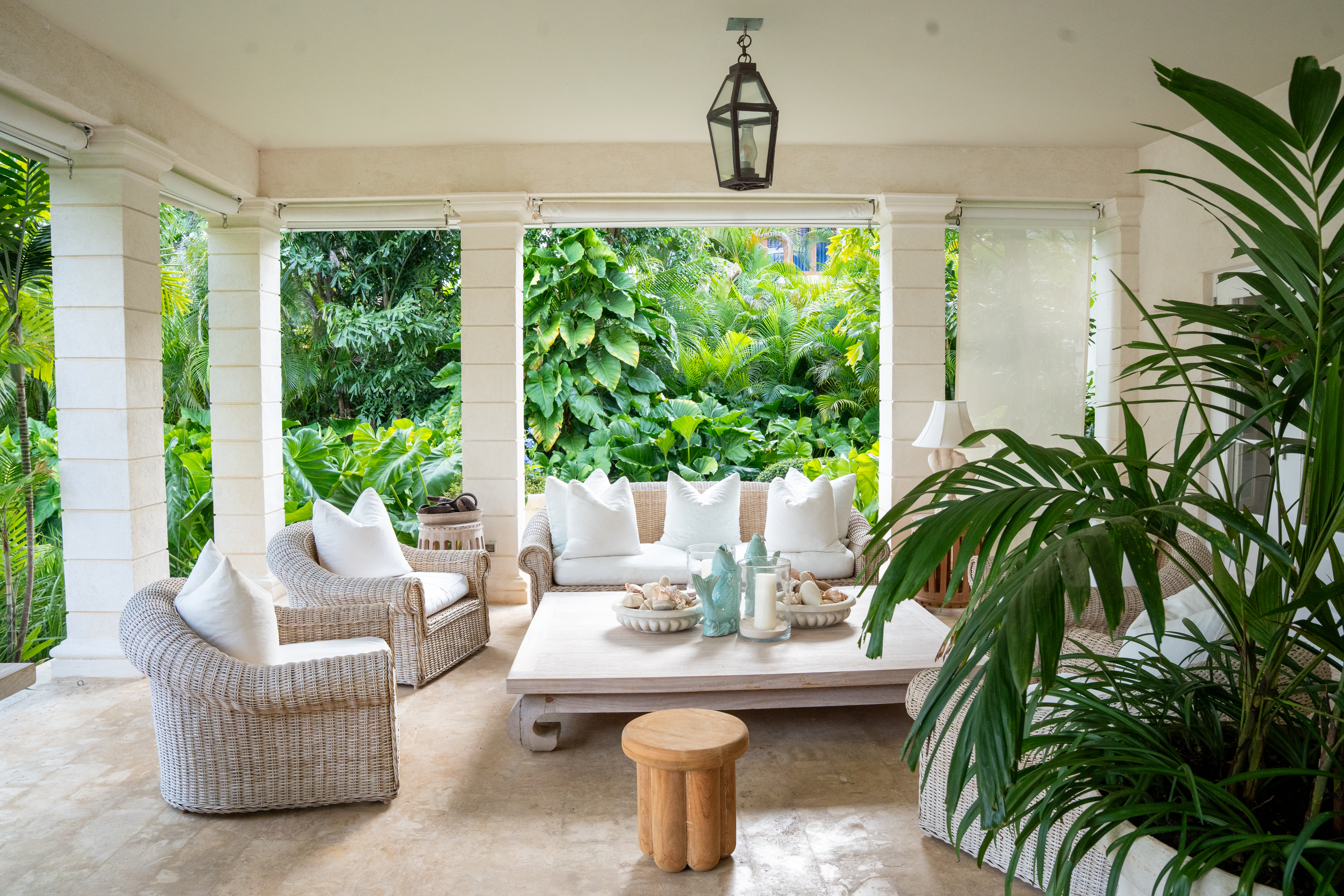 Tropical Lounge